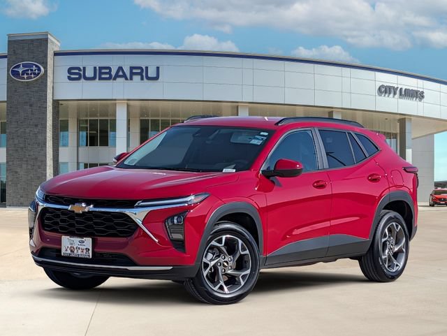 Used 2026 Chevrolet Trax LT FWD image 1
