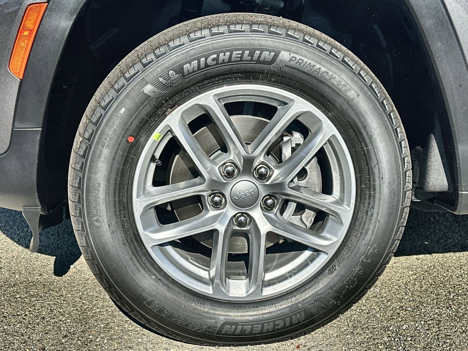 New 2025 Jeep Grand Cherokee Laredo w/ Luxury Tech Group I image 12