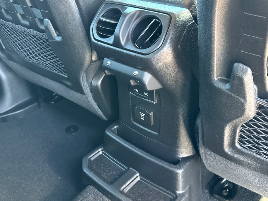 Used 2019 Jeep Wrangler Unlimited Rubicon AWD/4WD image 19