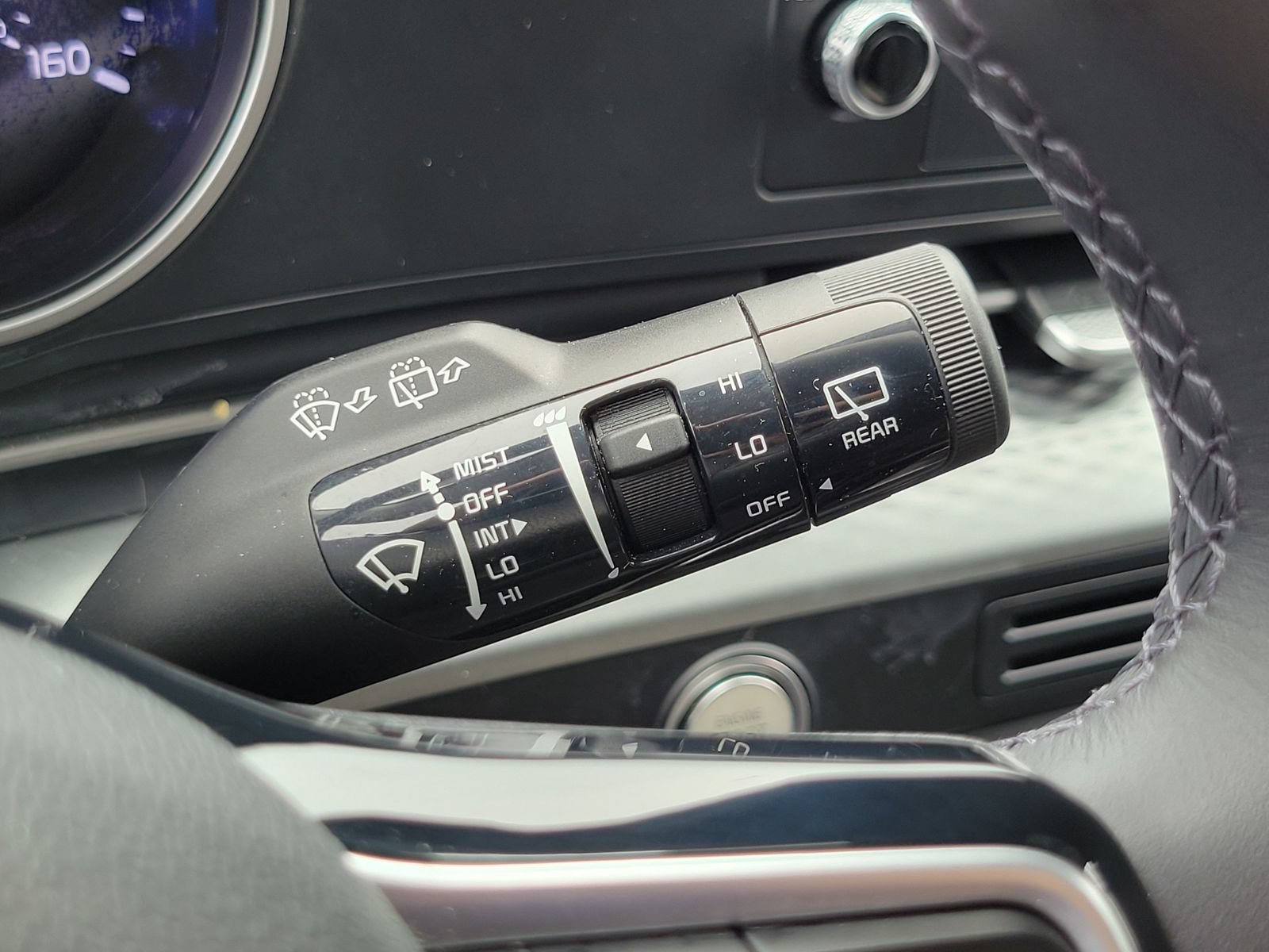 Certified 2023 Kia Carnival LX FWD image 19