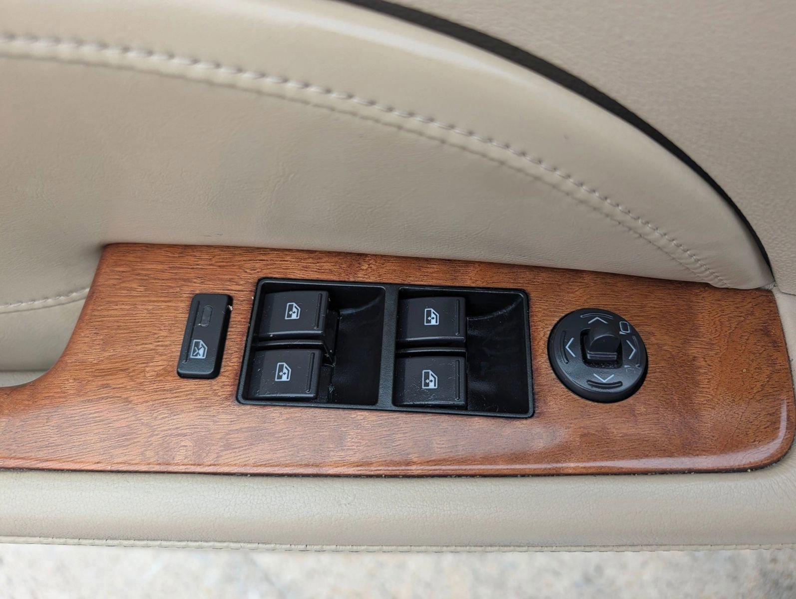 Used 2011 Cadillac STS RWD image 14