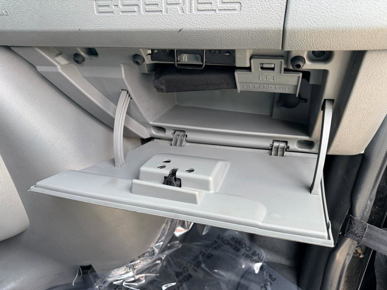 Used 2014 Ford E-150 and Econoline 150 w/ Power Group image 31