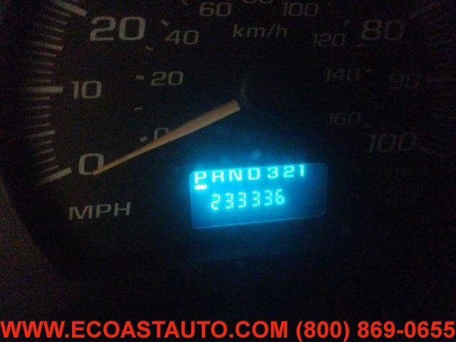 Used 2005 Chevrolet Express 2500 image 8