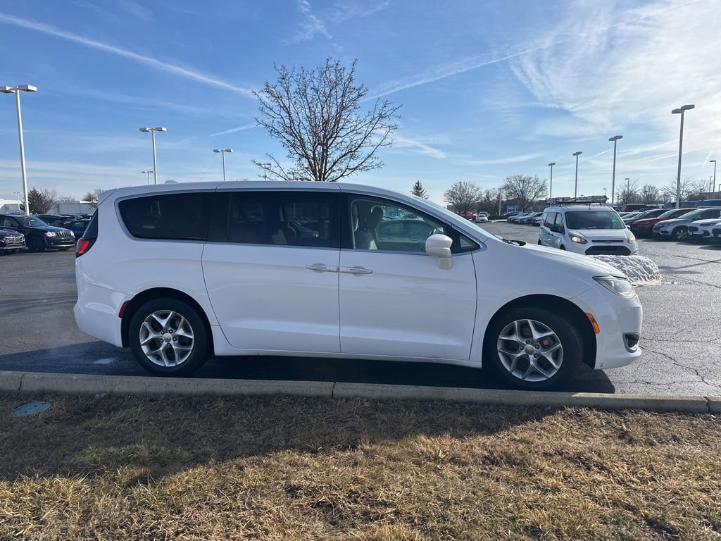 Used 2018 Chrysler Pacifica Touring Plus w/ Tire & Wheel Group image 12