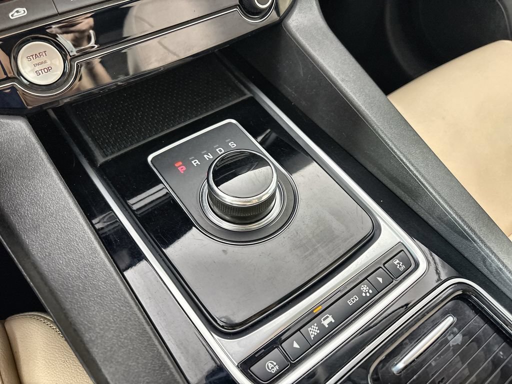 Used 2018 Jaguar F-PACE Premium AWD/4WD image 22