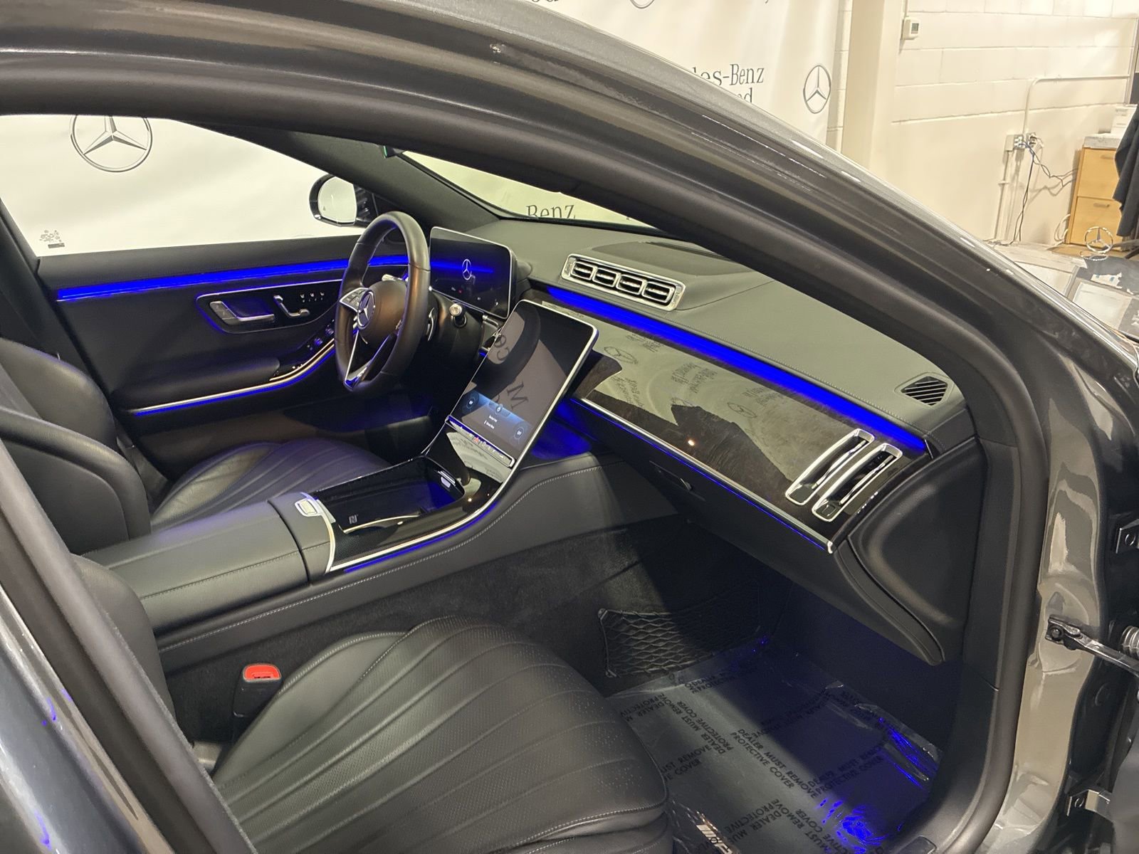 Used 2022 Mercedes-Benz S 500 4MATIC w/ AMG Line Package image 21