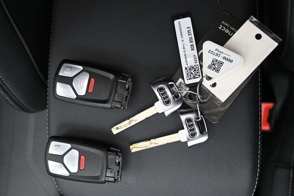 Used 2024 Audi Q5 e Premium w/ Convenience Package AWD/4WD image 32