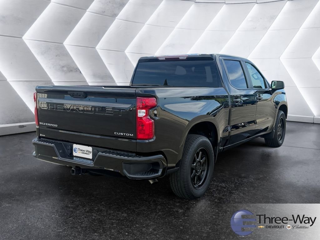 Certified 2025 Chevrolet Silverado 1500 Custom w/ LPO, Dark Essentials Package image 5