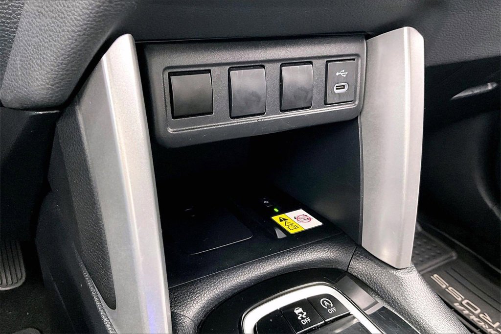 Used 2023 Toyota Corolla Cross LE image 32