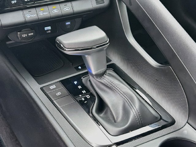 Certified 2026 Hyundai Elantra Sport FWD image 17