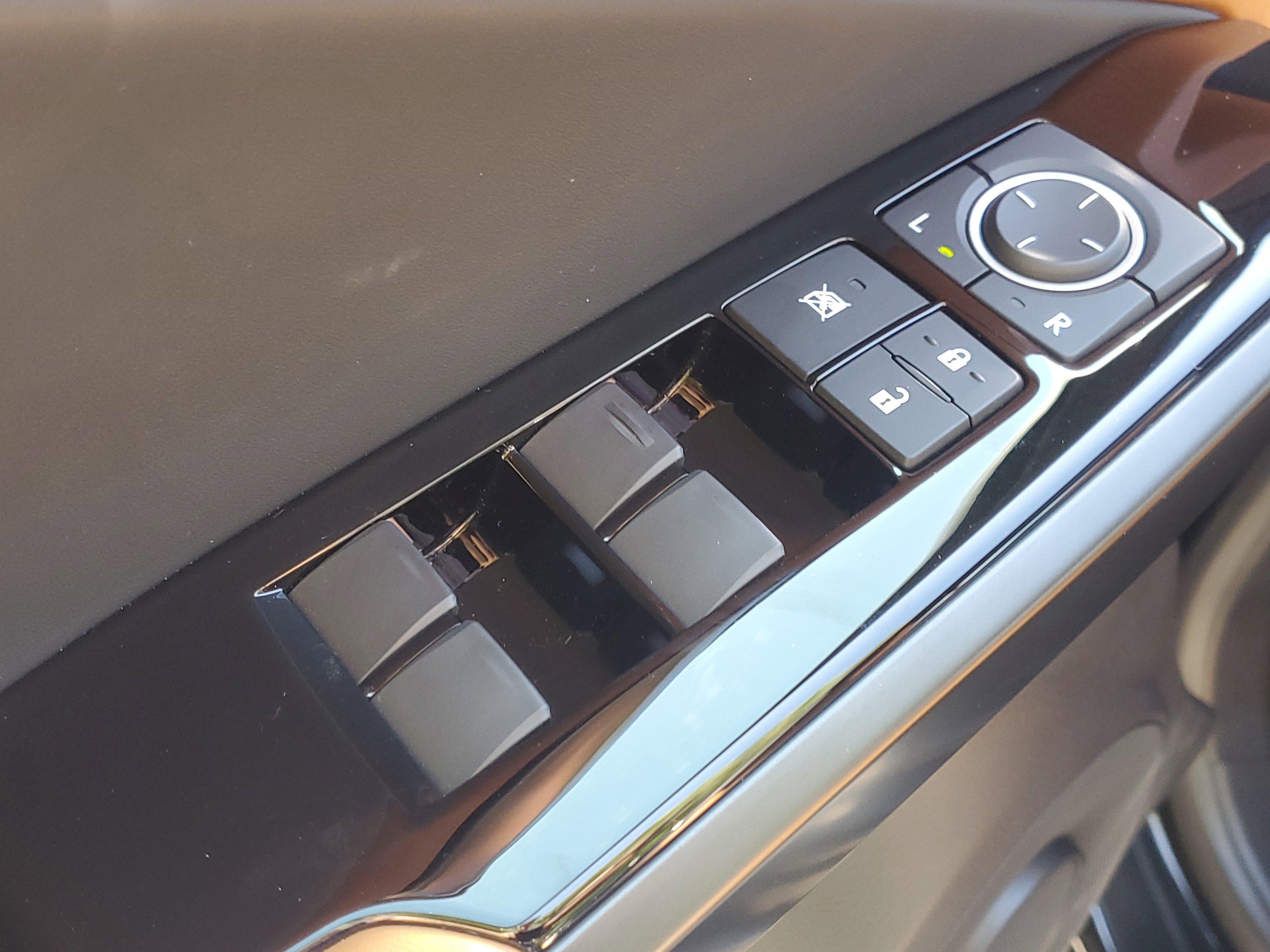 Used 2025 Lexus IS 350 F Sport w/ Accessory Package 2 RWD image 19