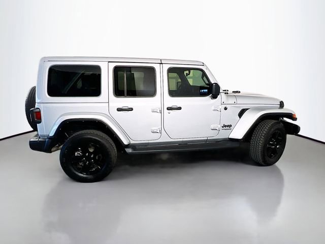 Used 2022 Jeep Wrangler Unlimited Sahara AWD/4WD image 9
