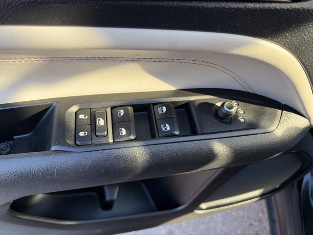 Used 2022 Jeep Compass Limited AWD/4WD image 17