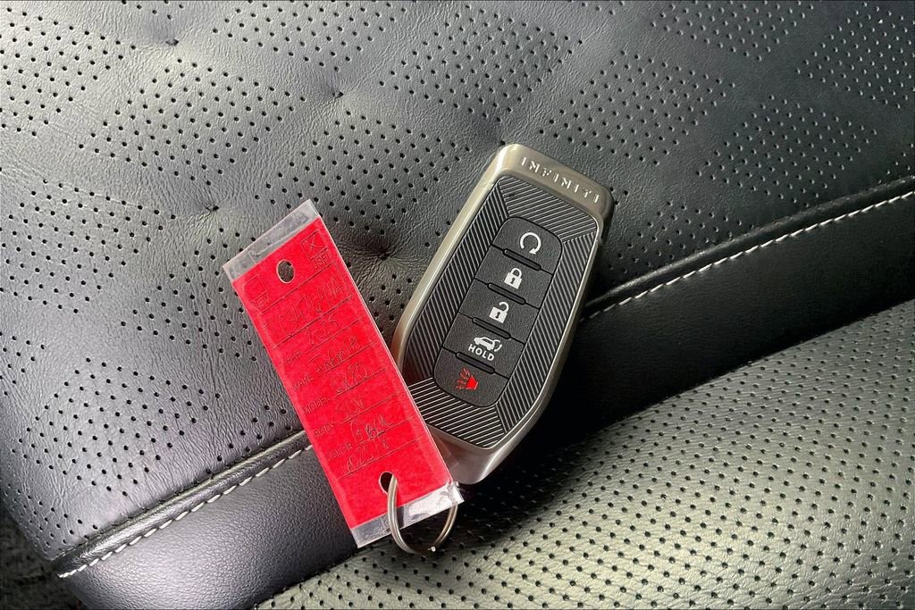 Used 2025 INFINITI QX80 Autograph w/ Autograph Exterior Package image 11