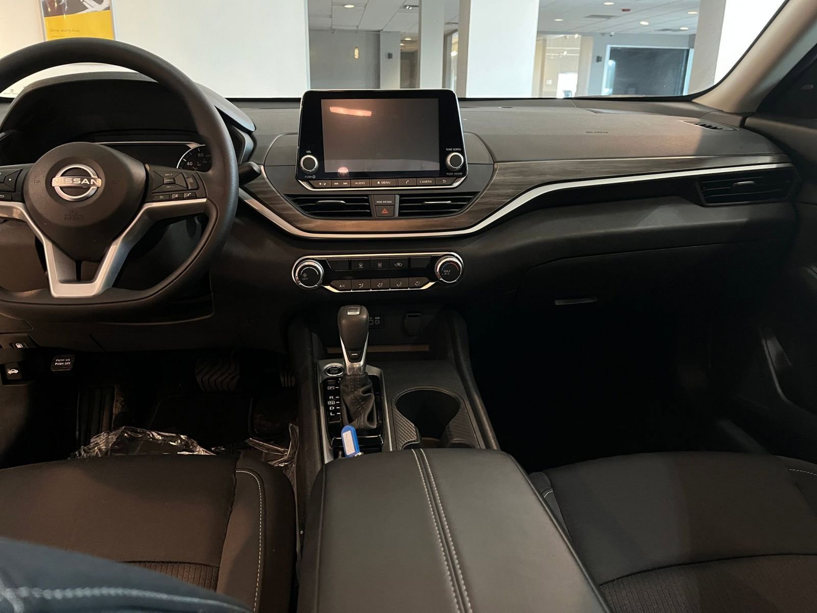 Used 2025 Nissan Altima 2.5 SV image 34