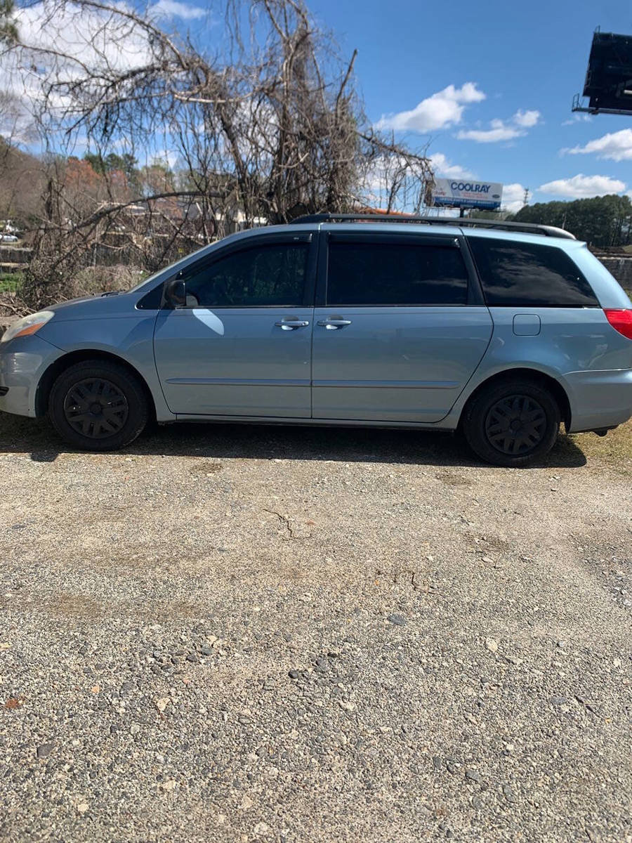 Used 2007 Toyota Sienna LE FWD image 2
