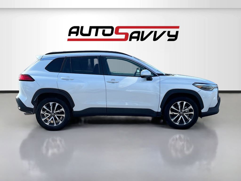 Used 2023 Toyota Corolla Cross XLE w/ Convenience Package AWD/4WD image 8