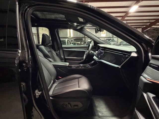 Used 2025 Jeep Wagoneer S Limited image 12