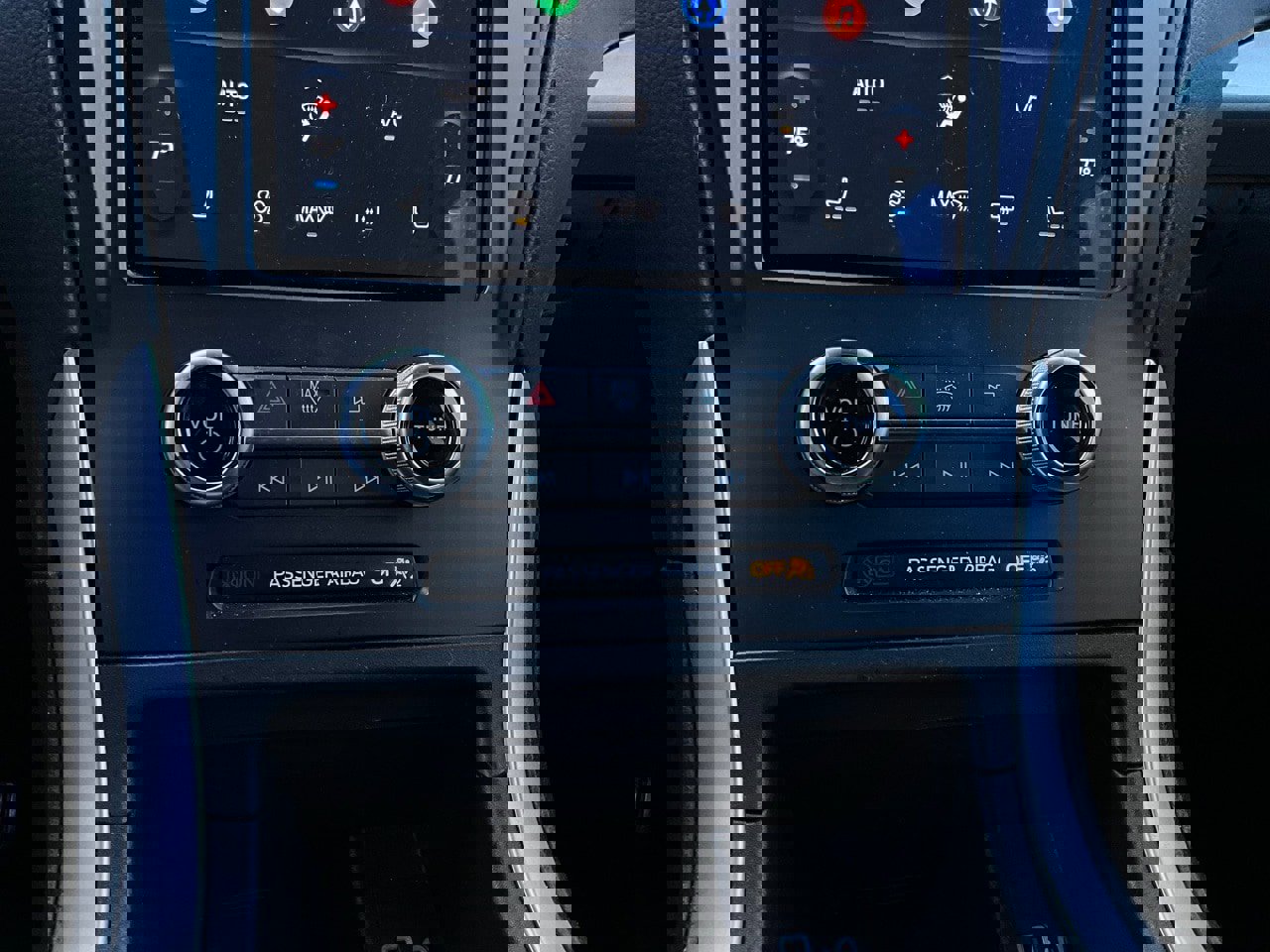 Used 2024 Ford Edge SEL image 23