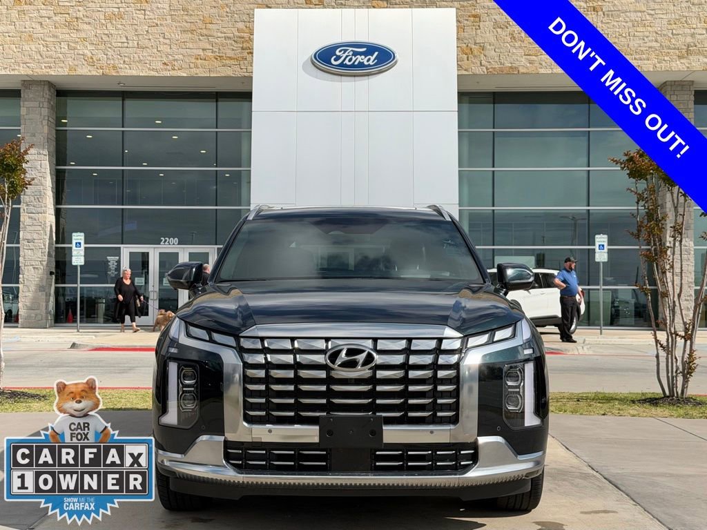 Used 2024 Hyundai Palisade Calligraphy image 2
