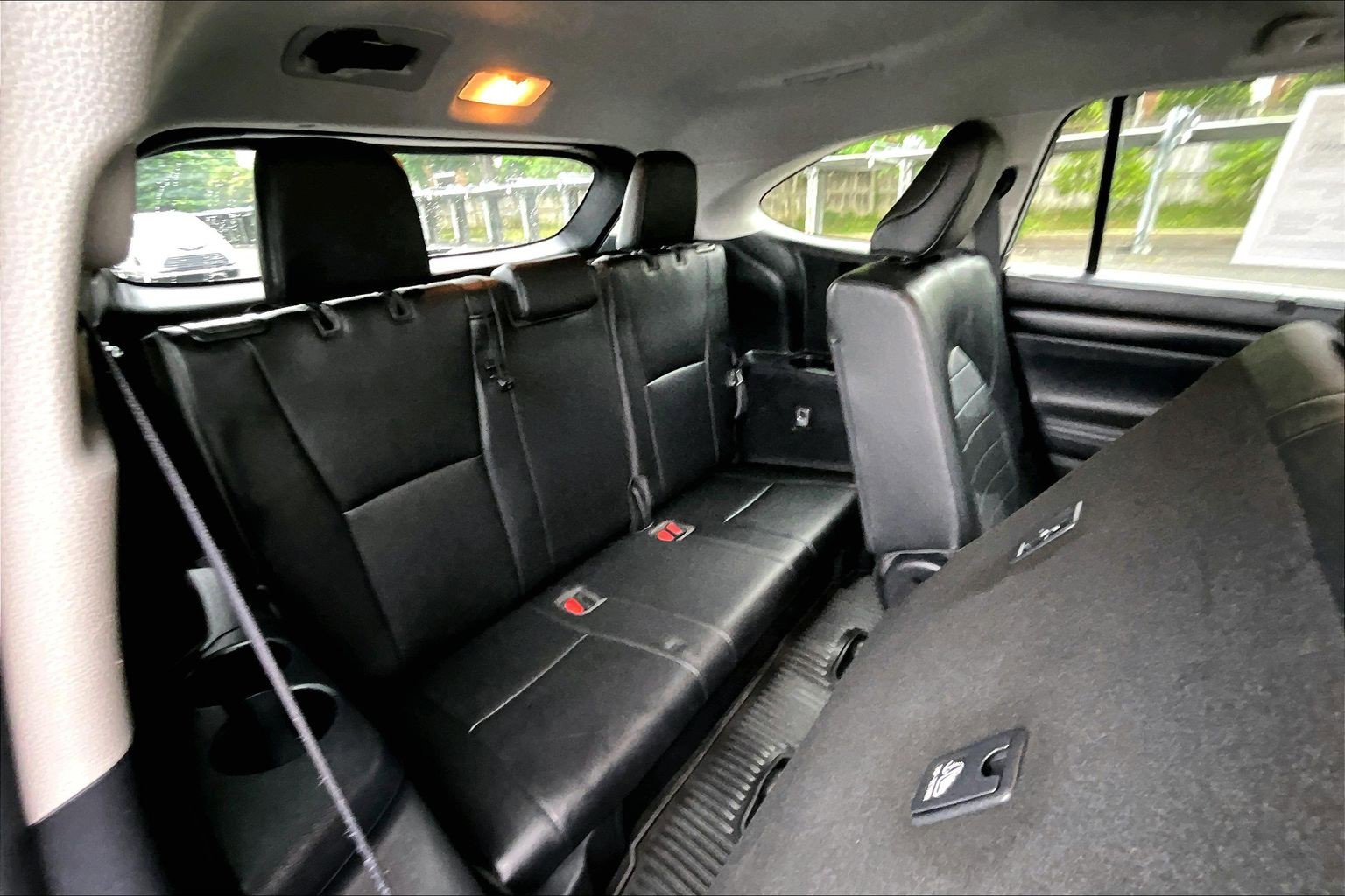 Used 2022 Toyota Highlander XLE AWD/4WD image 27