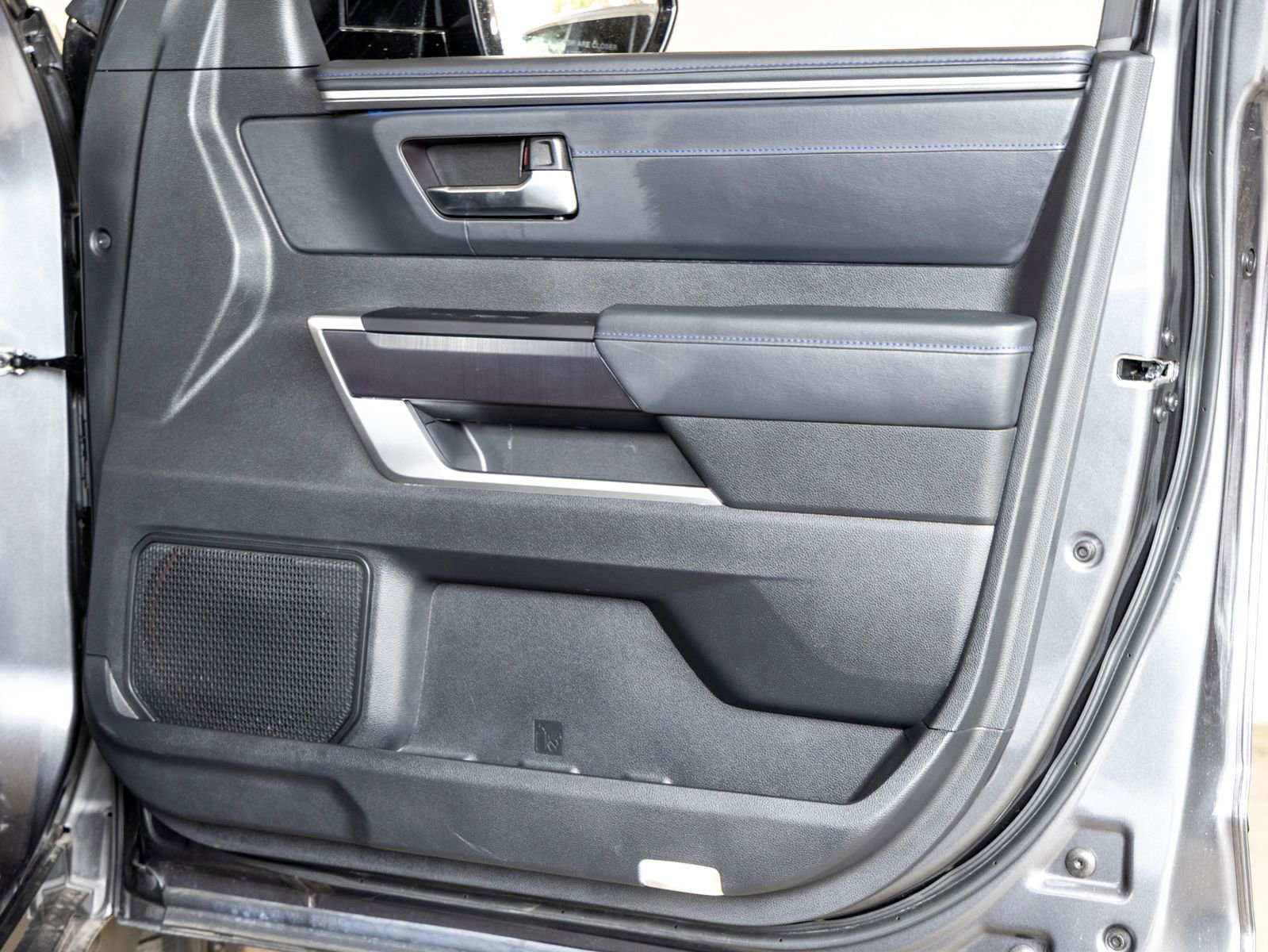 Used 2022 Toyota Tundra Platinum w/ Advanced Package image 25