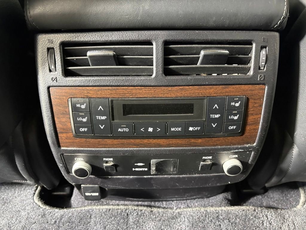 Used 2016 Toyota Land Cruiser image 28