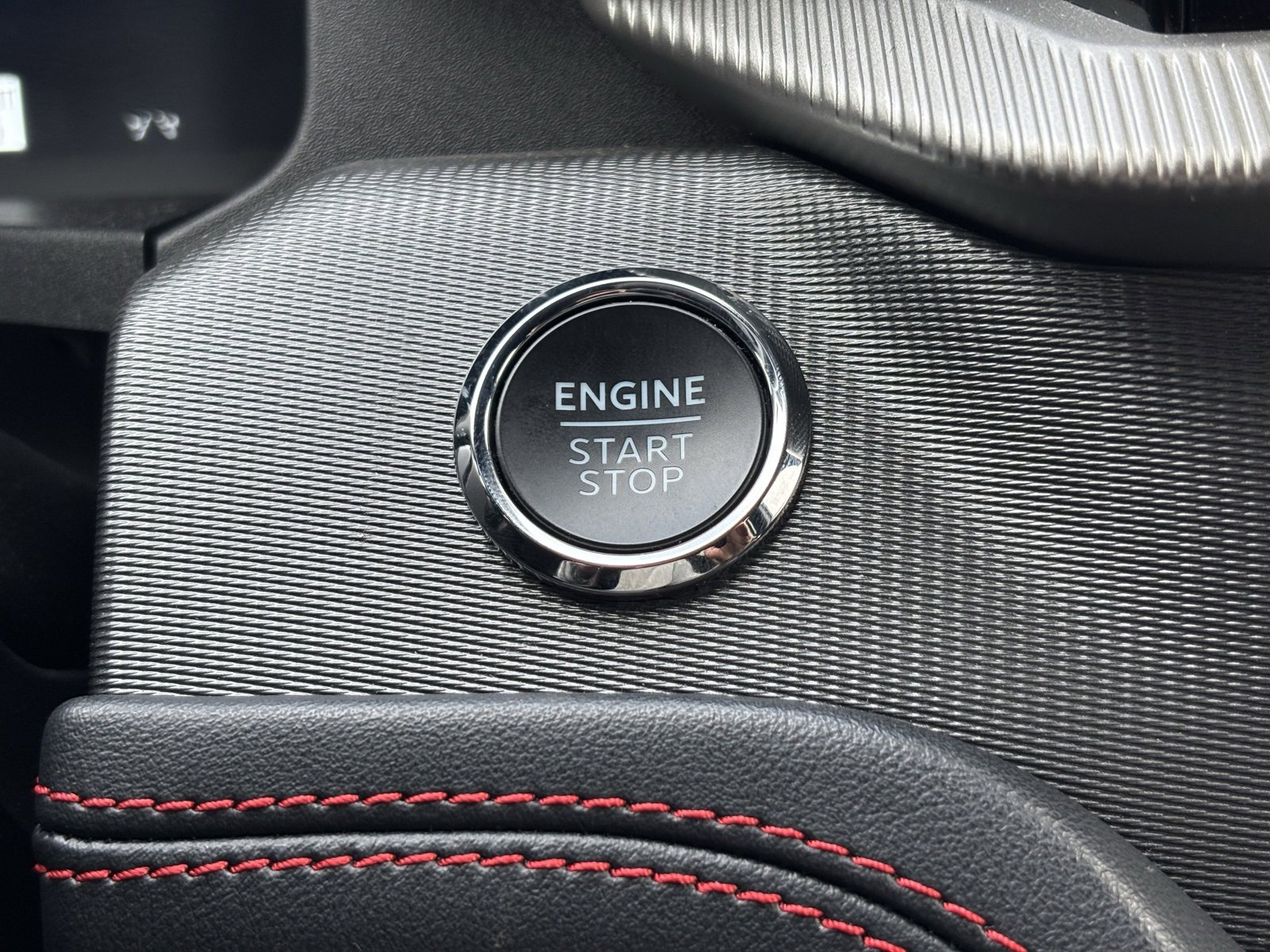 Used 2025 Ford Explorer ST image 10