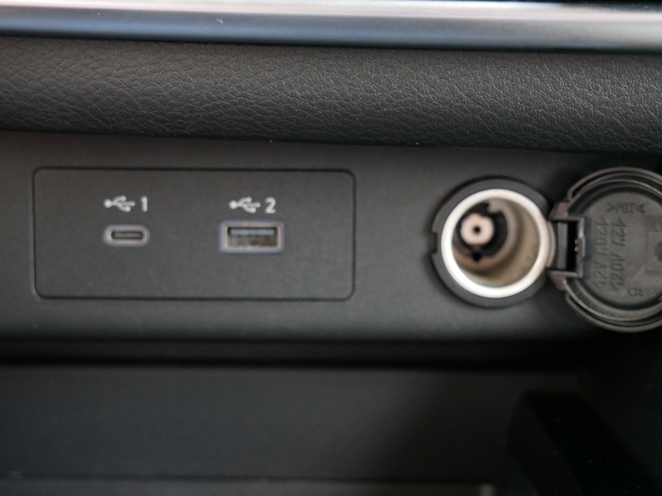 Used 2023 Nissan Rogue SV image 19