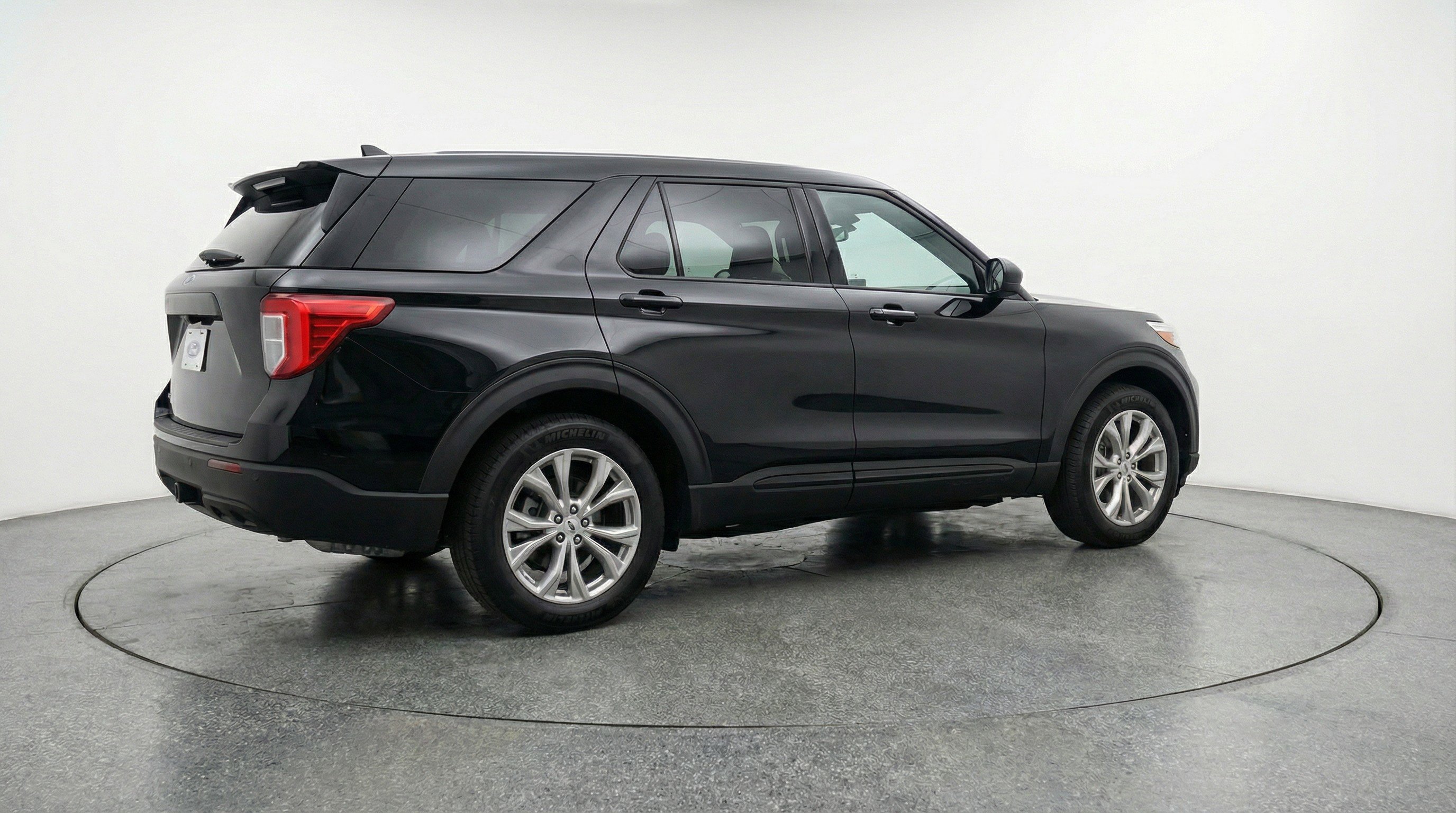 Used 2024 Ford Explorer Limited image 9