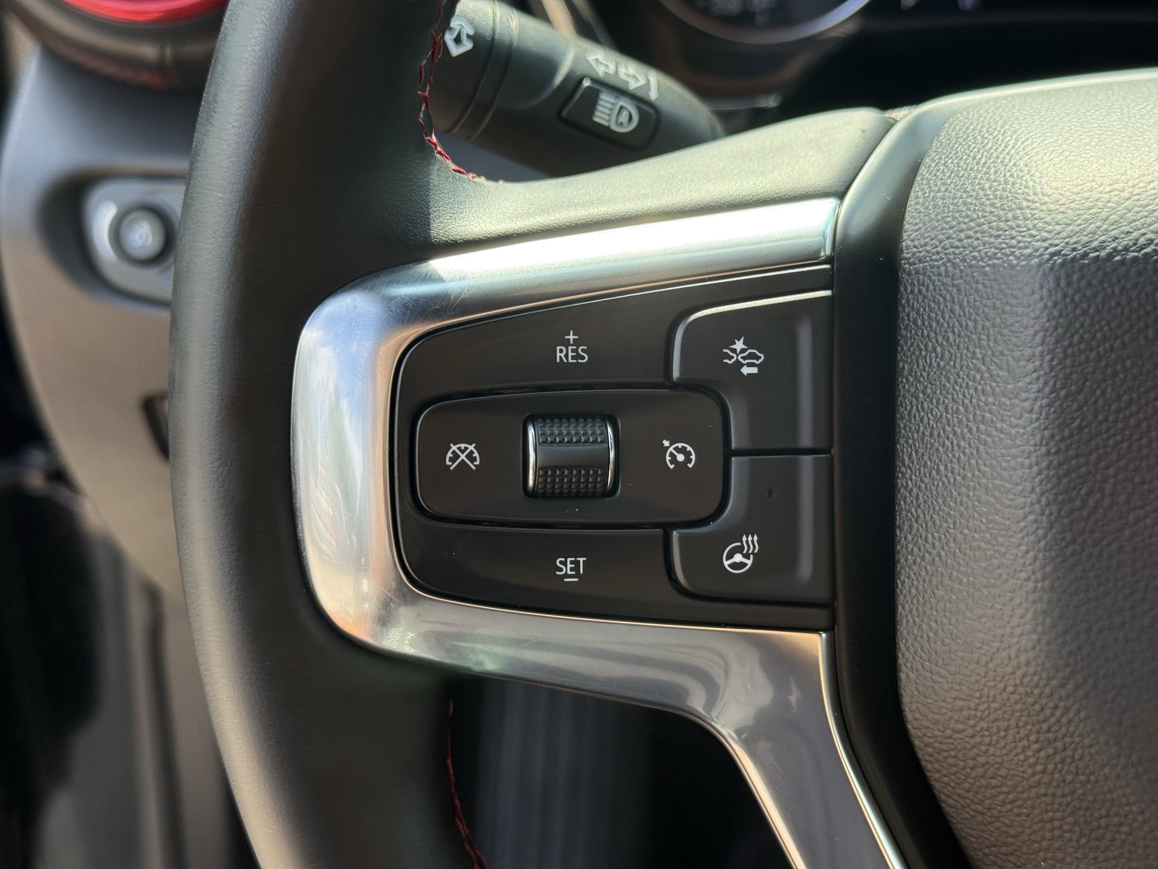 Used 2025 Chevrolet Blazer RS FWD image 17