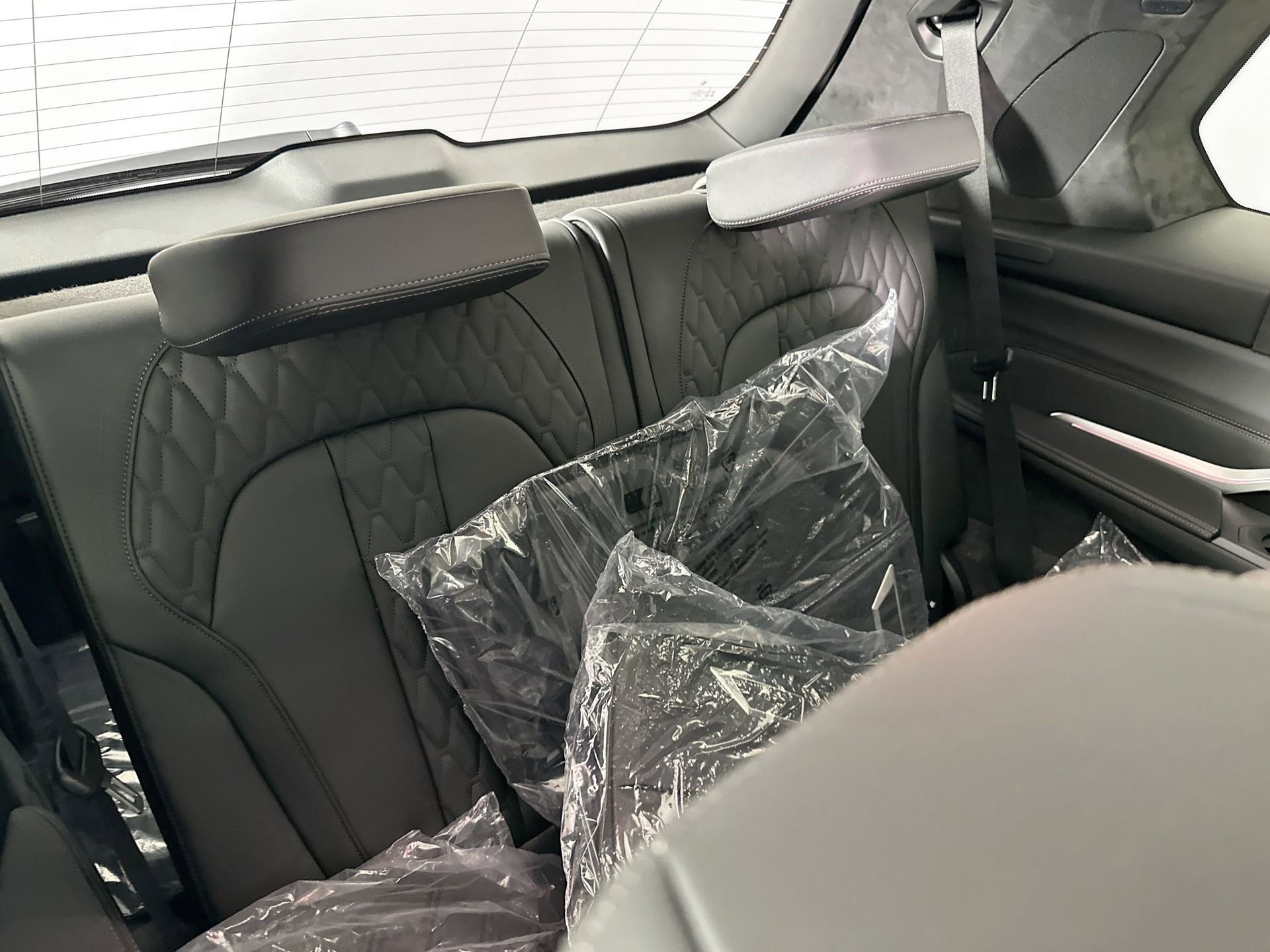 New 2026 BMW X7 M60i image 28