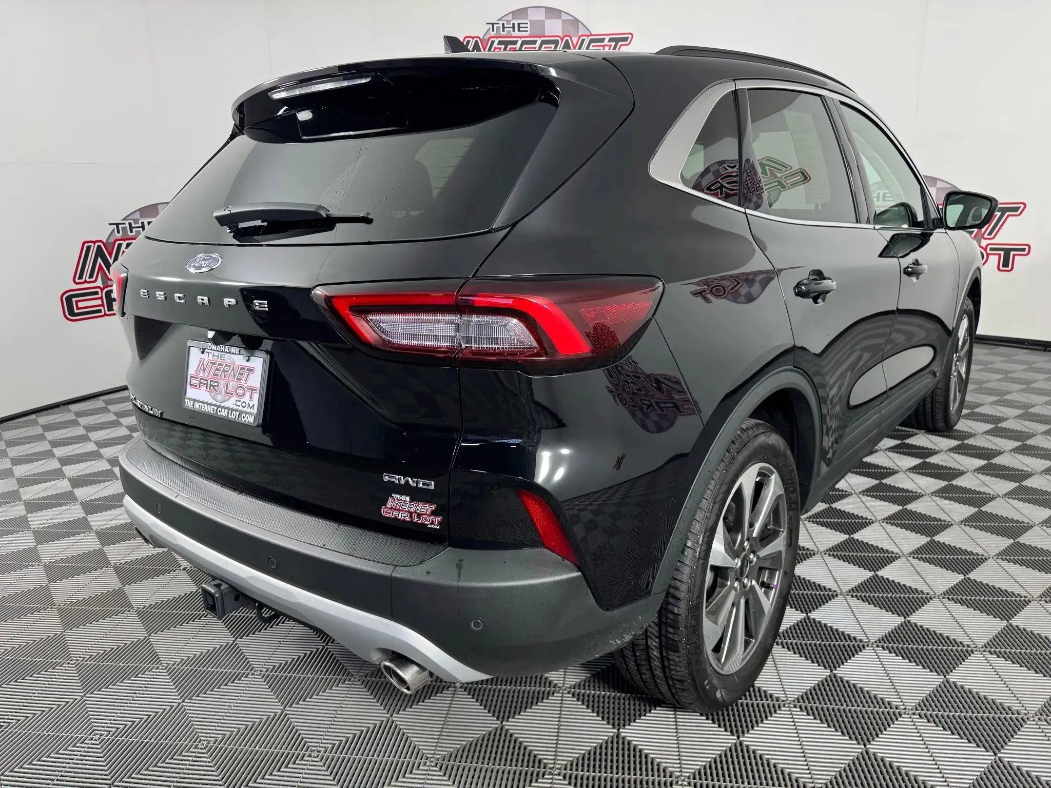 Used 2025 Ford Escape Platinum w/ Premium Technology Package AWD/4WD image 30