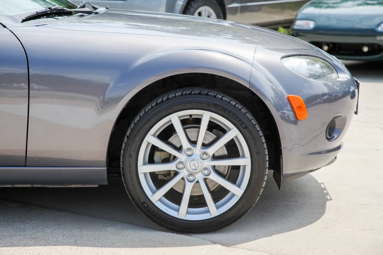 Used 2006 MAZDA MX-5 Miata Grand Touring w/ Premium Pkg RWD image 22