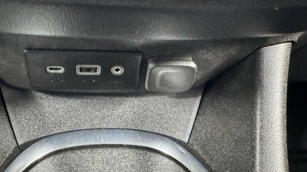 Used 2023 Chevrolet Malibu LT FWD image 25