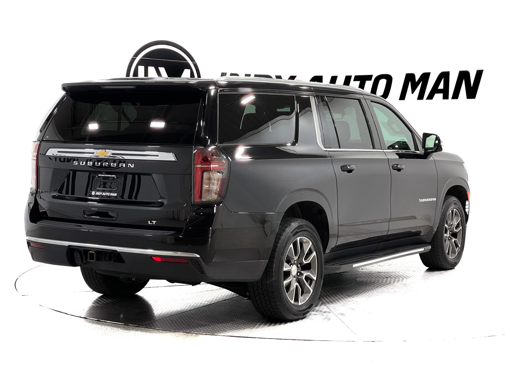 Used 2021 Chevrolet Suburban LT w/ LT Signature Package AWD/4WD image 4