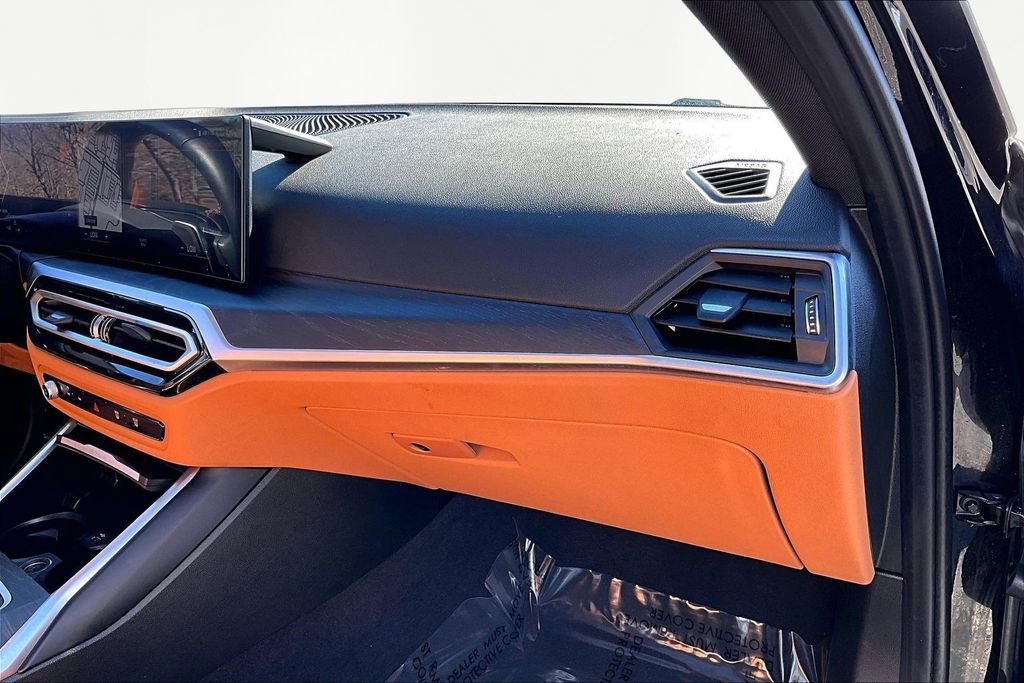 Used 2023 BMW 330i xDrive Sedan w/ Premium Package image 18