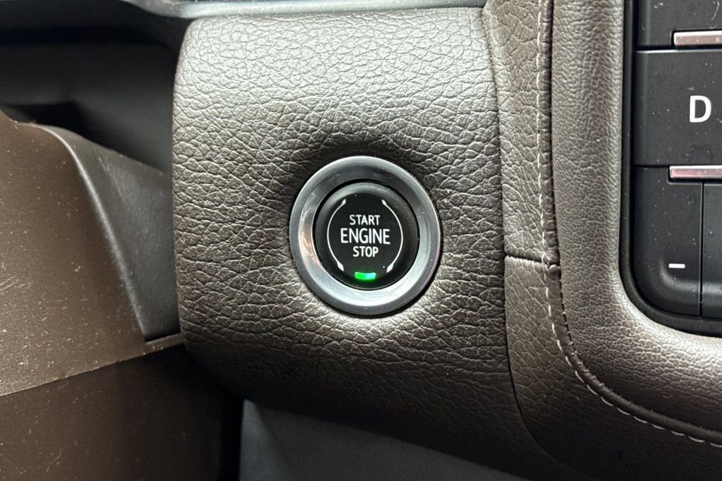 Used 2021 GMC Yukon Denali w/ Denali Premium Package image 35