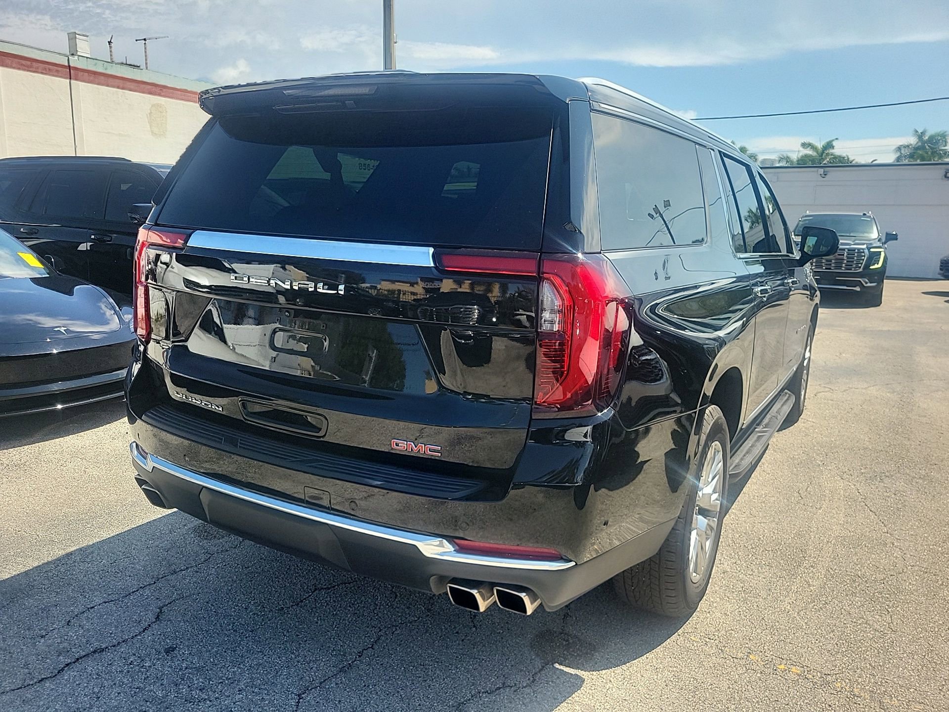 Used 2025 GMC Yukon XL Denali image 11