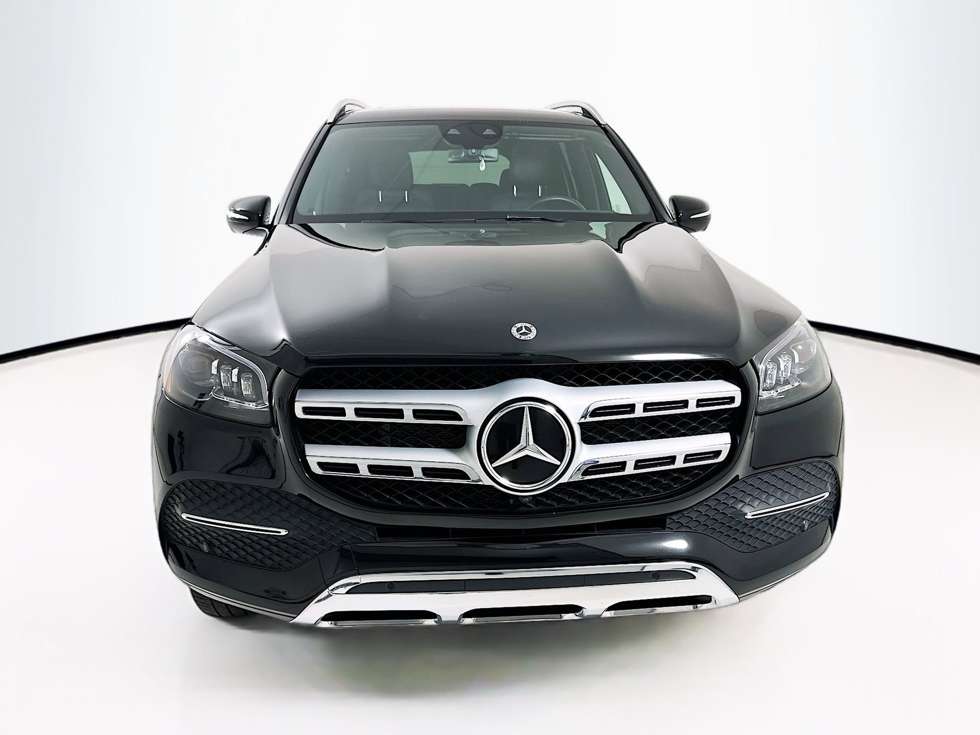 Used 2023 Mercedes-Benz GLS 450 4MATIC image 2