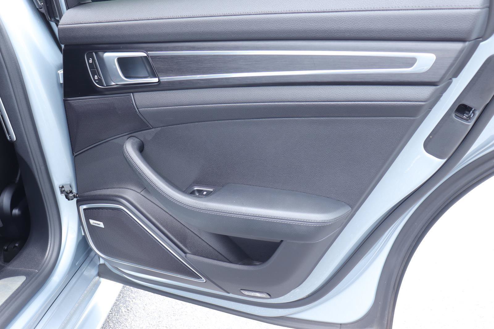 Used 2023 Porsche Panamera Platinum Edition w/ Sportdesign Package RWD image 20
