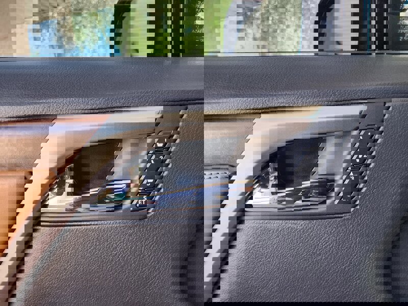 Used 2022 Lexus RX 350L w/ Premium Package image 23