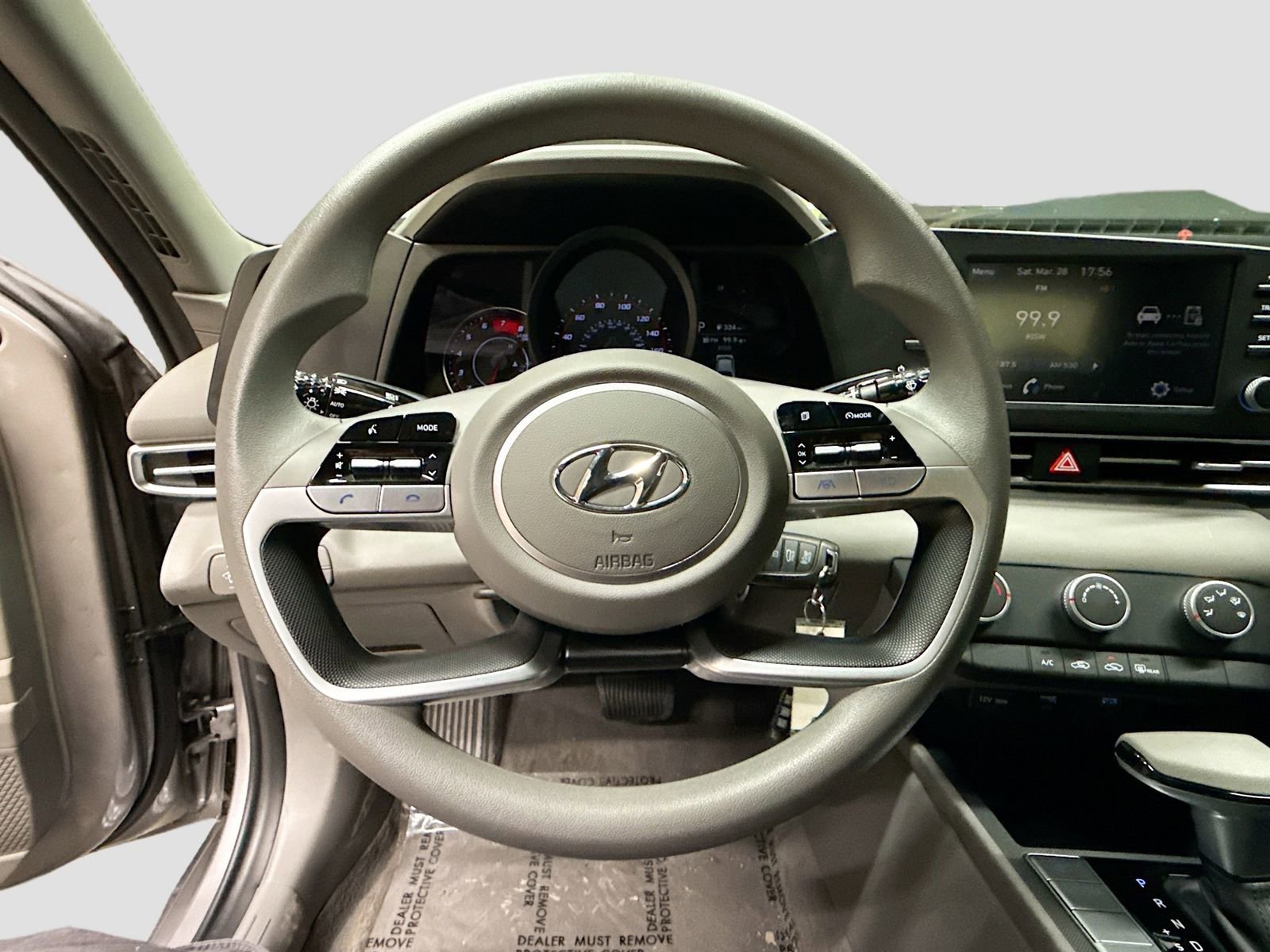 Used 2023 Hyundai Elantra SE image 14