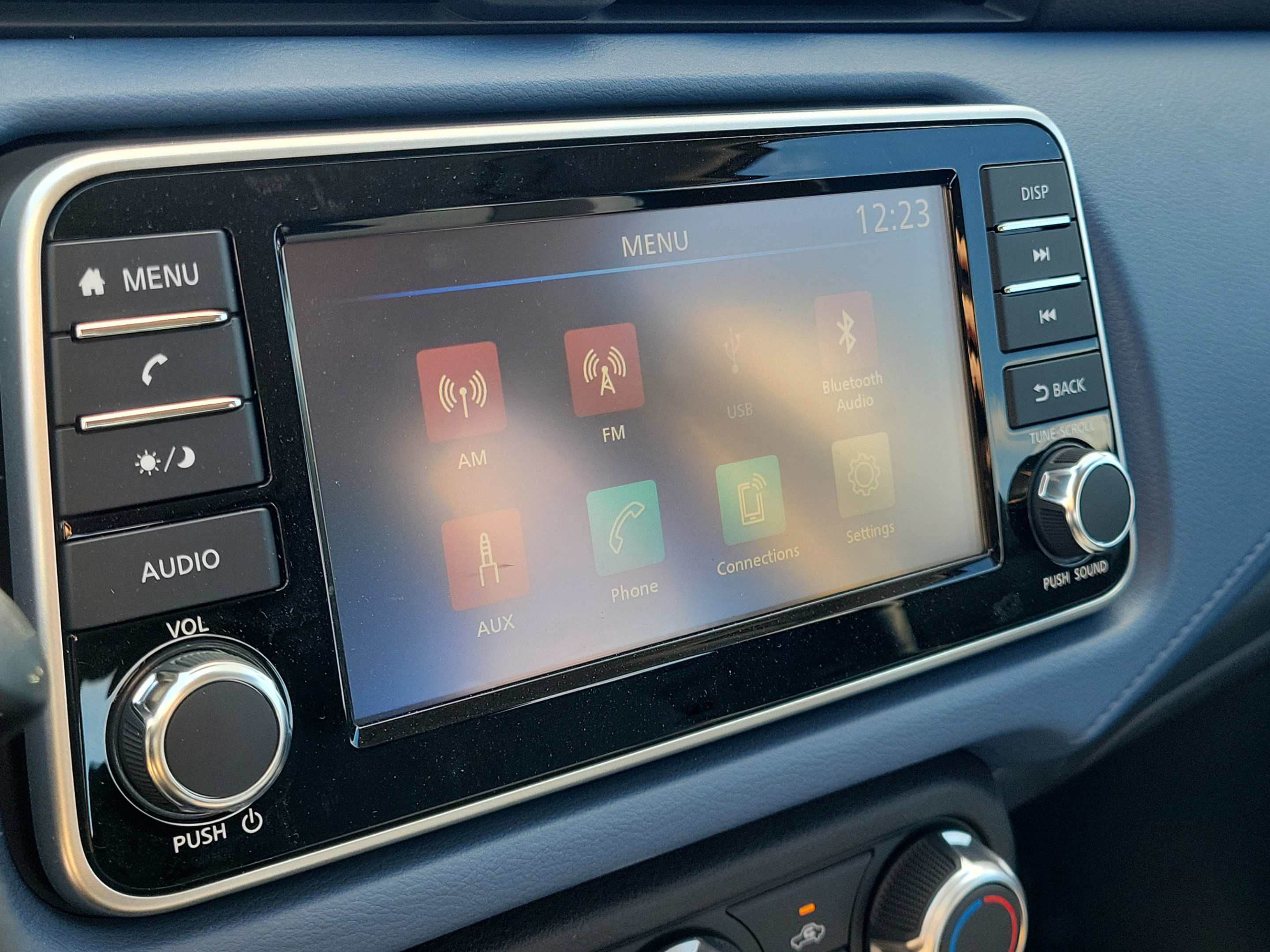 New 2025 Nissan Versa SV w/ Trunk Package FWD image 24