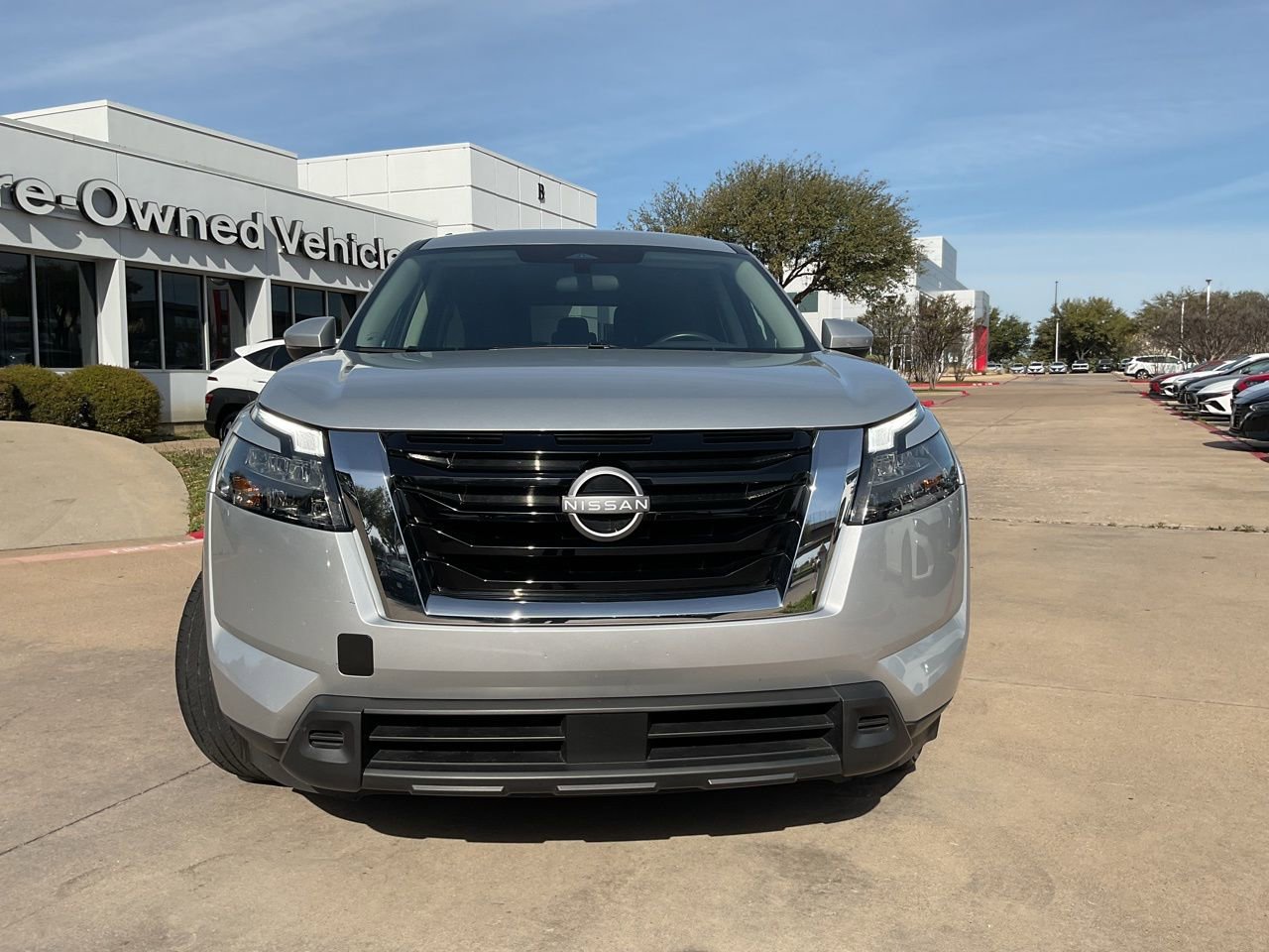Used 2024 Nissan Pathfinder SV image 5