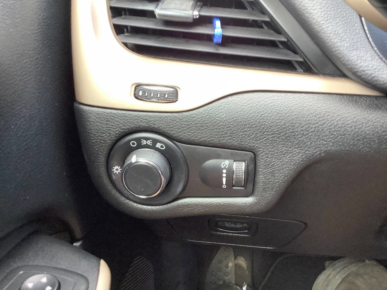 Used 2017 Jeep Cherokee Sport w/ Trailer Tow Group image 46