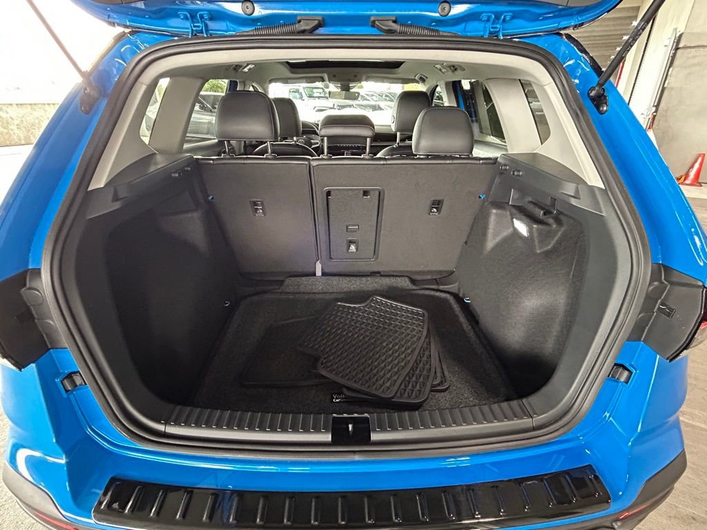 Used 2025 Volkswagen Taos SE image 42