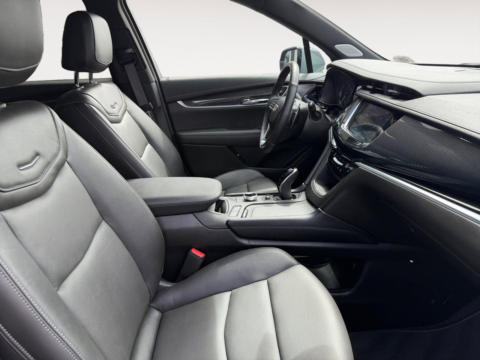 Used 2025 Cadillac XT6 Sport image 15