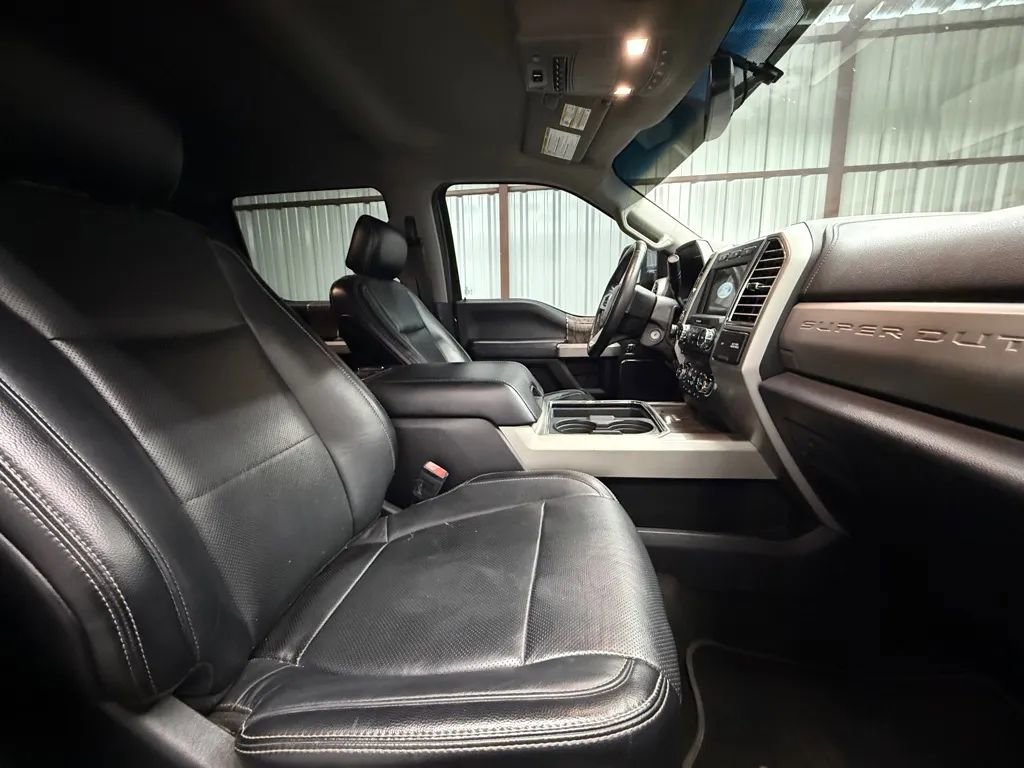Used 2017 Ford F250 Lariat w/ Chrome Package image 12