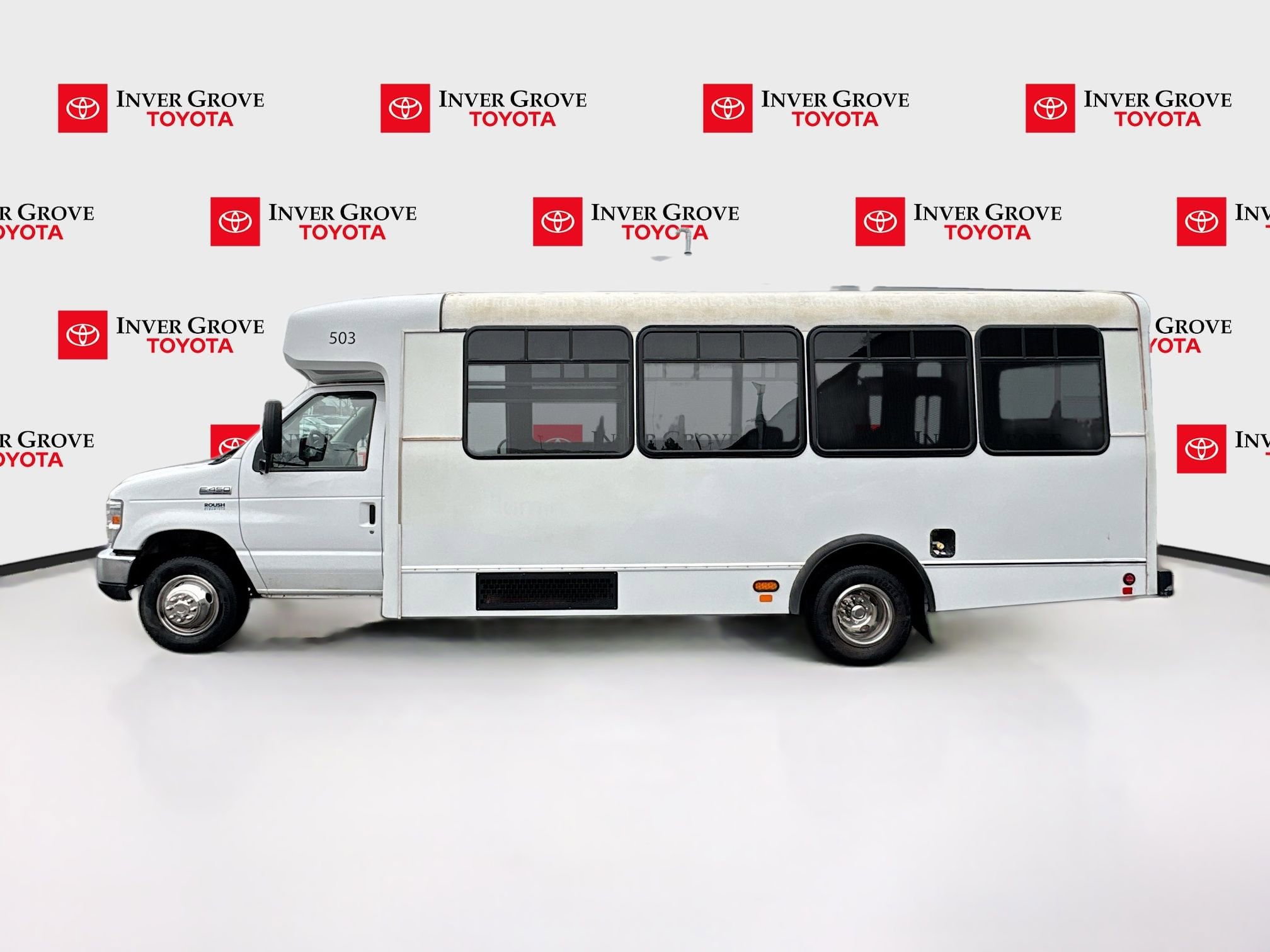 Used 2017 Ford E-450 and Econoline 450 Super Duty w/ Shuttle Bus Prep Package RWD image 4